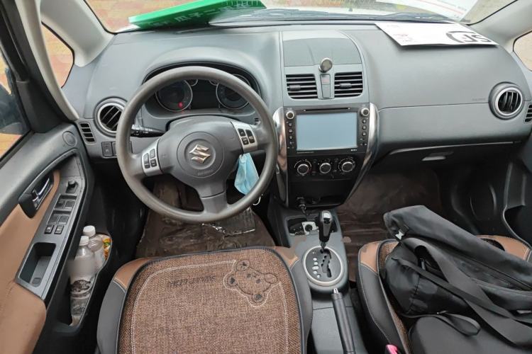 Used Suzuki SX4 2016 1.6L Automatic Classic Edition Center Console