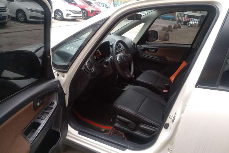 Used Suzuki SX4 2016 1.6L Automatic Classic Edition Driver Seat