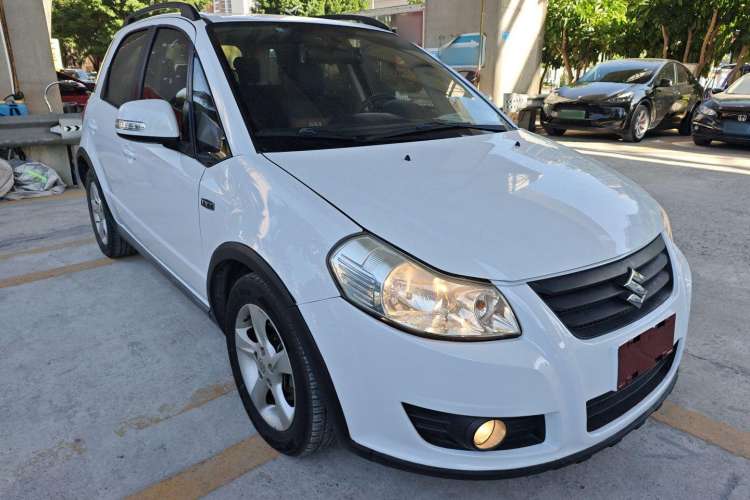 Used Suzuki SX4 2016 1.6L Automatic Classic Edition Exterior 2