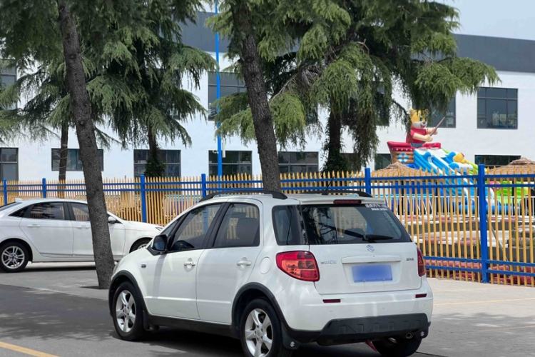 Used Suzuki SX4 2016 1.6L Manual Classic Edition Exterior 2