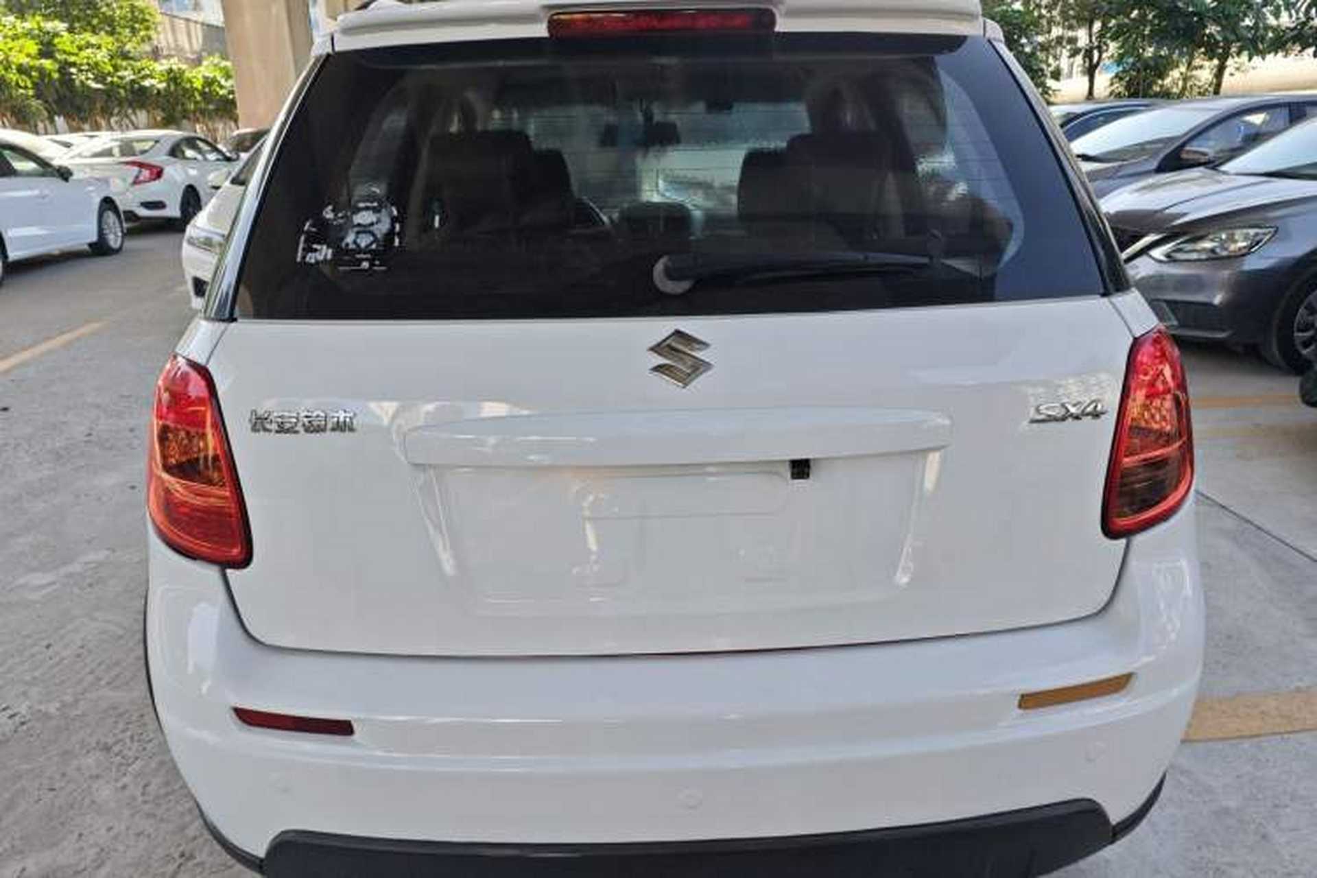 Used Suzuki SX4 2016 1.6L Automatic Classic Edition Exterior 4