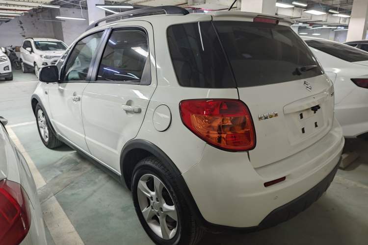 Used Suzuki SX4 2016 1.6L Automatic Classic Edition Exterior 5