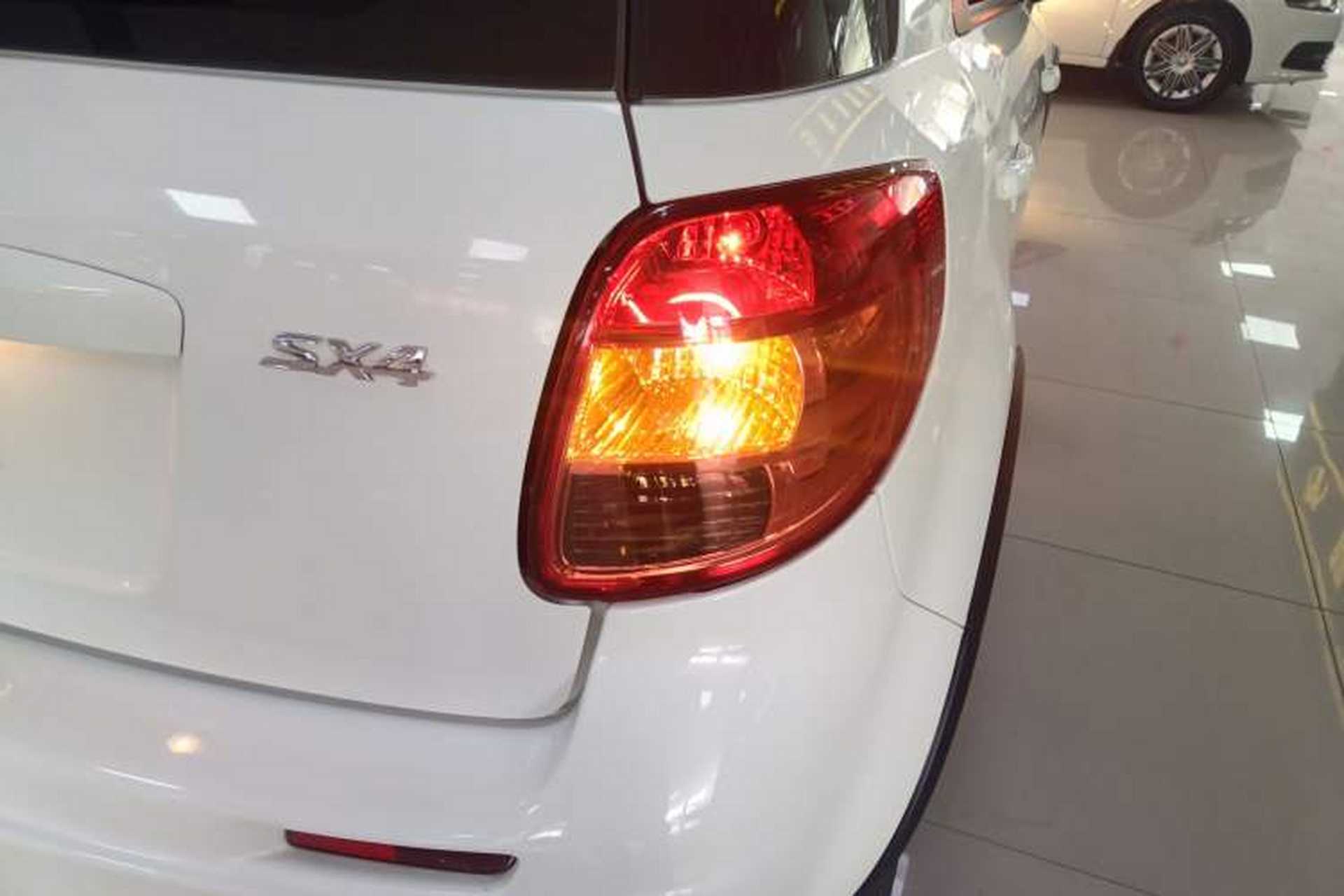 Used Suzuki SX4 2016 1.6L Automatic Classic Edition Exterior 6