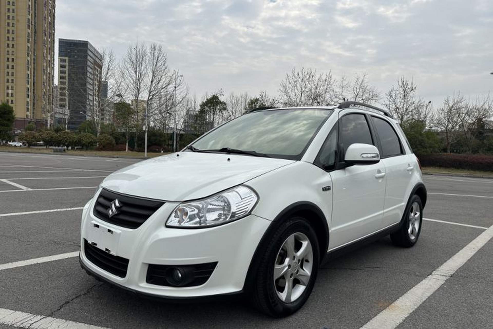Used Suzuki SX4 2016 1.6L Automatic Classic Edition Front Left 45 Deg