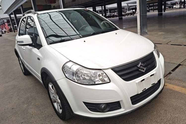 Used Suzuki SX4 2016 1.6L Manual Classic Edition Front Right 45 Deg