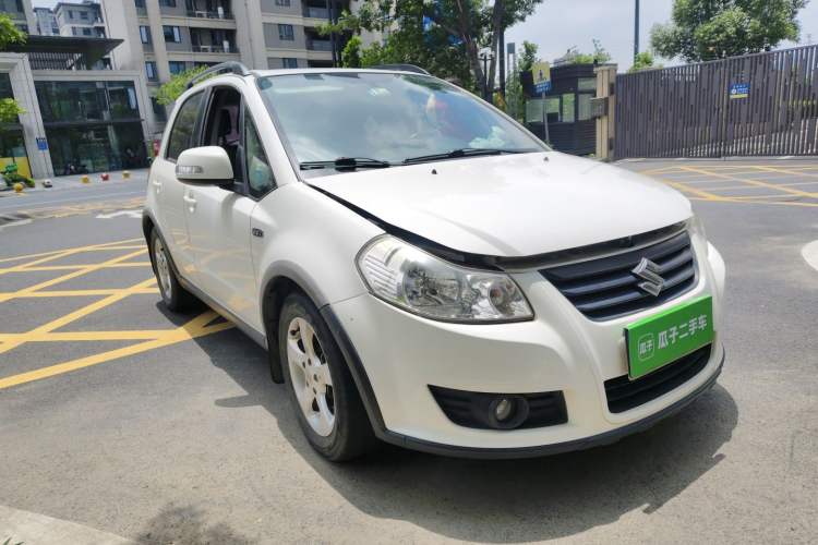 Used Suzuki SX4 2016 1.6L Automatic Classic Edition Front Right 45 Deg