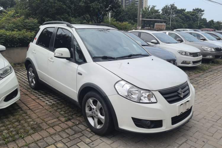 Used Suzuki SX4 2016 1.6L Automatic Classic Edition Front Right 45 Deg