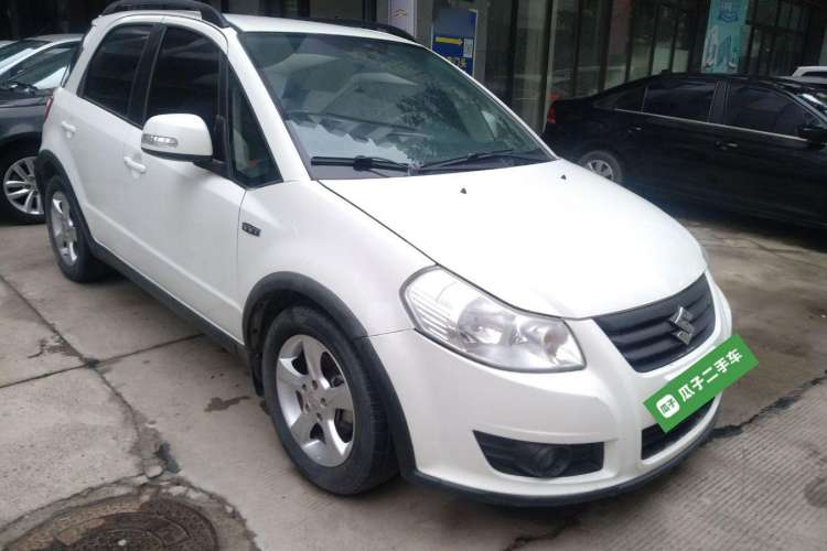 Used Suzuki SX4 2016 1.6L Automatic Classic Edition Front Right 45 Deg