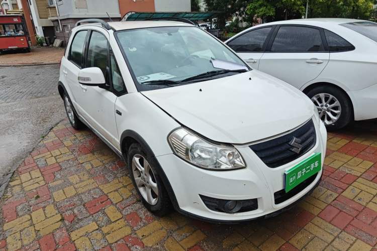 Used Suzuki SX4 2016 1.6L Automatic Classic Edition Front Right 45 Deg
