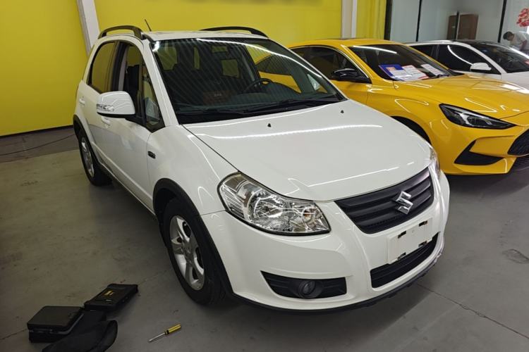Used Suzuki SX4 2016 1.6L Automatic Classic Edition Front Right 45 Deg