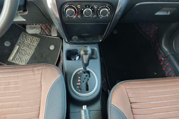 Used Suzuki SX4 2016 1.6L Automatic Classic Edition Gear Lever