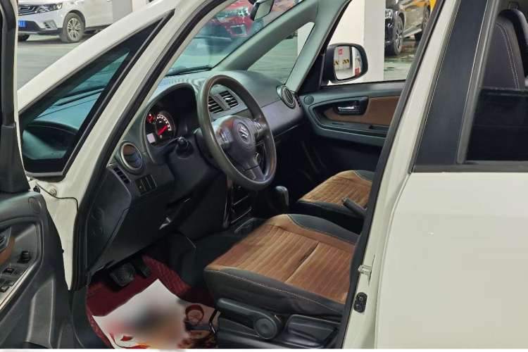 Used Suzuki SX4 2016 1.6L Automatic Classic Edition Interior 2
