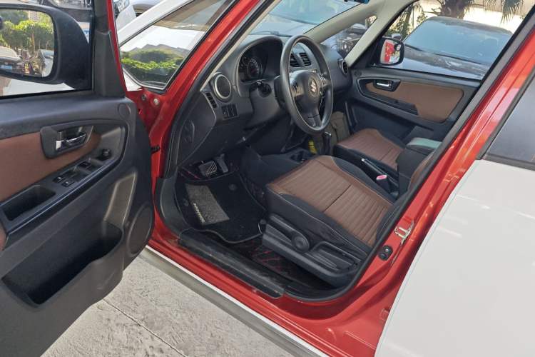 Used Suzuki SX4 2016 1.6L Automatic Classic Edition Interior 3