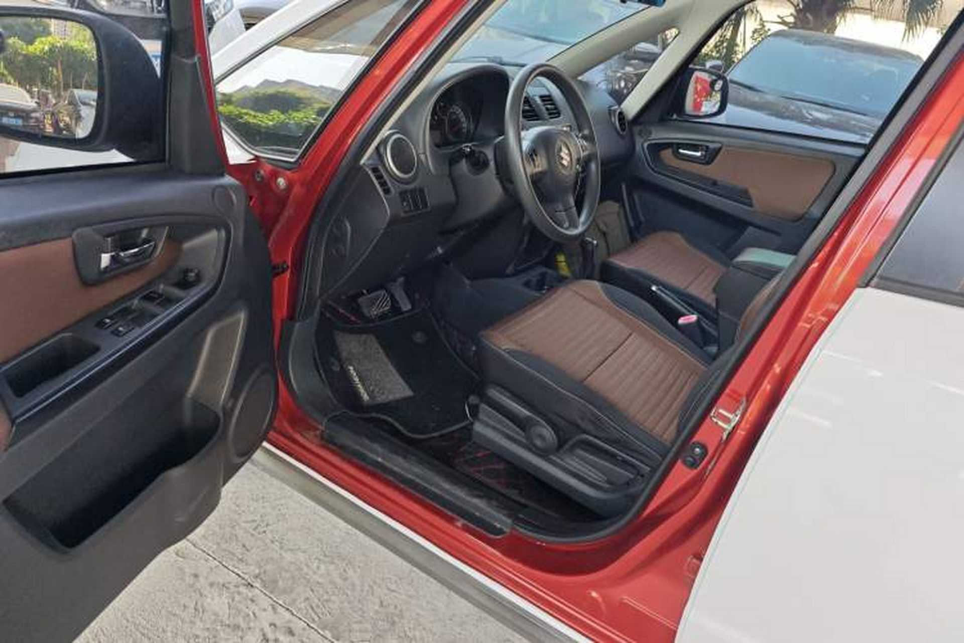 Used Suzuki SX4 2016 1.6L Automatic Classic Edition Interior 3