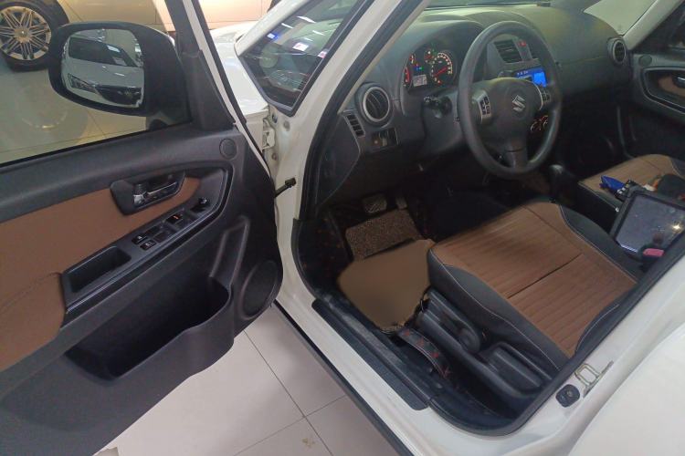 Used Suzuki SX4 2016 1.6L Automatic Classic Edition Interior 3