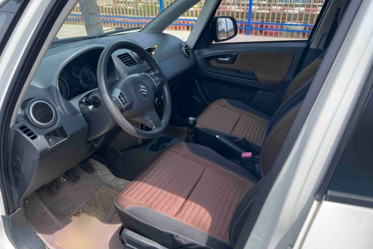 Used Suzuki SX4 2016 1.6L Manual Classic Edition Interior 3