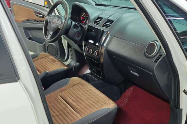Used Suzuki SX4 2016 1.6L Automatic Classic Edition Interior 4