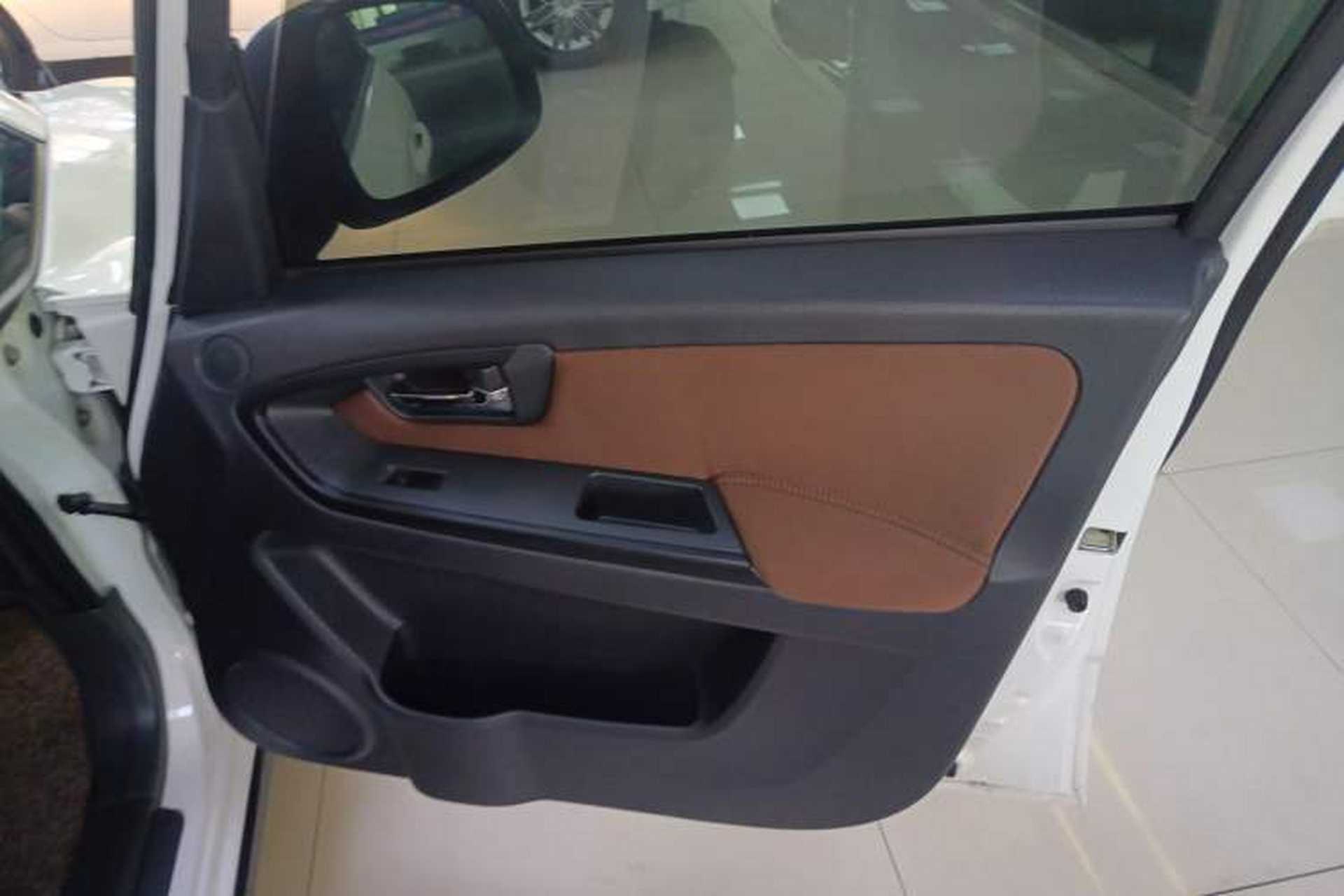 Used Suzuki SX4 2016 1.6L Automatic Classic Edition Interior 5