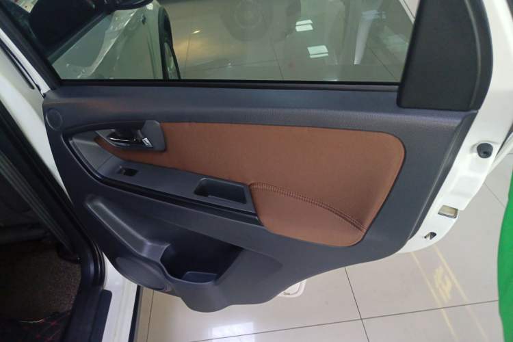 Used Suzuki SX4 2016 1.6L Automatic Classic Edition Interior 6