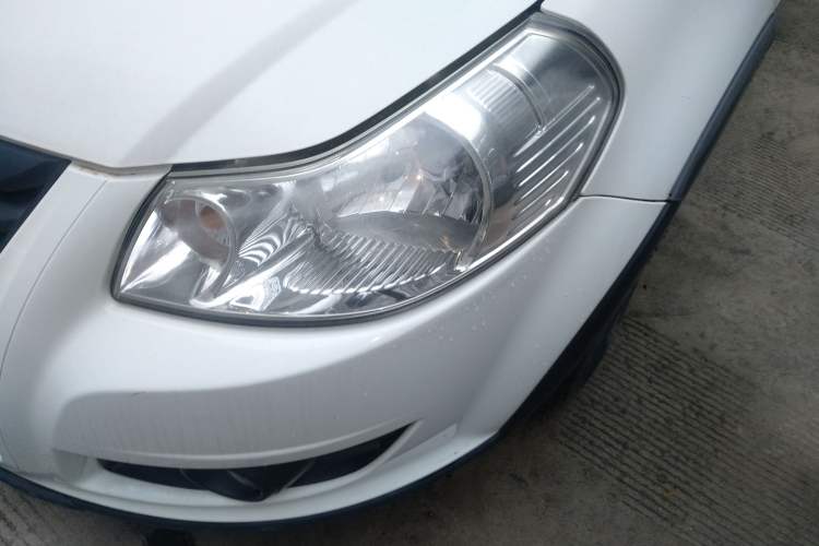 Used Suzuki SX4 2016 1.6L Automatic Classic Edition Left Front Headlight