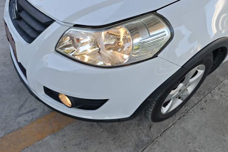 Used Suzuki SX4 2016 1.6L Automatic Classic Edition Left Front Headlight