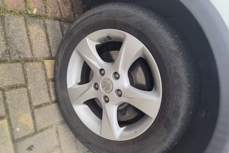 Used Suzuki SX4 2016 1.6L Automatic Classic Edition Left Front Wheel Hub