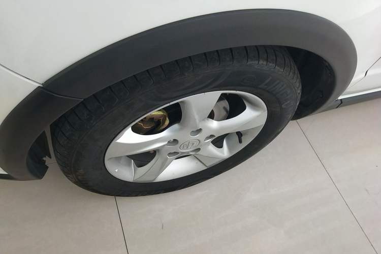 Used Suzuki SX4 2016 1.6L Automatic Classic Edition Left Front Wheel Hub