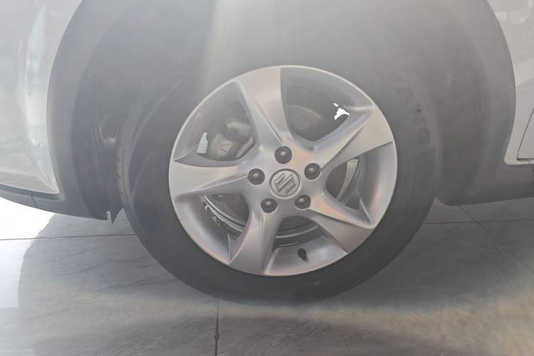 Used Suzuki SX4 2016 1.6L Manual Classic Edition Left Front Wheel Hub