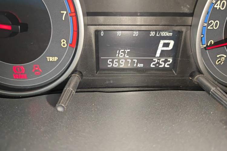 Used Suzuki SX4 2016 1.6L Automatic Classic Edition Odometer Close Up