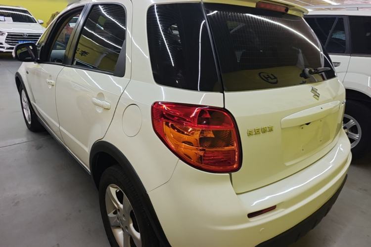 Used Suzuki SX4 2016 1.6L Automatic Classic Edition Rear Left 45 Deg