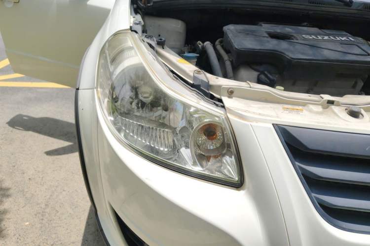 Used Suzuki SX4 2016 1.6L Automatic Classic Edition Right Front Headlight
