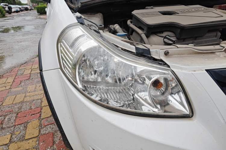 Used Suzuki SX4 2016 1.6L Automatic Classic Edition Right Front Headlight