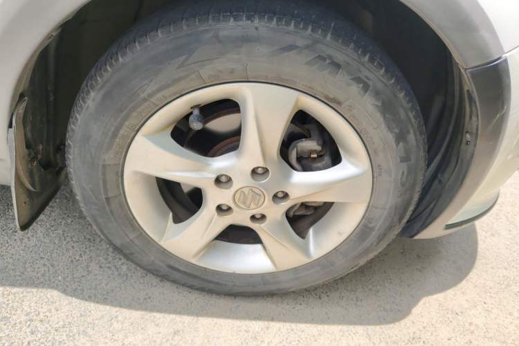 Used Suzuki SX4 2016 1.6L Automatic Classic Edition Right Front Wheel Hub