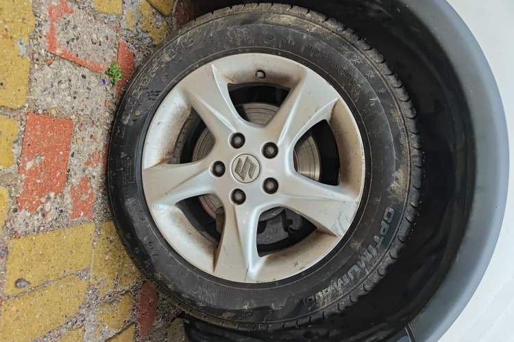 Used Suzuki SX4 2016 1.6L Automatic Classic Edition Right Front Wheel Hub