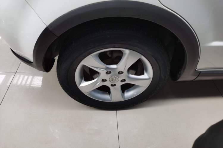 Used Suzuki SX4 2016 1.6L Automatic Classic Edition Right Rear Wheel Hub