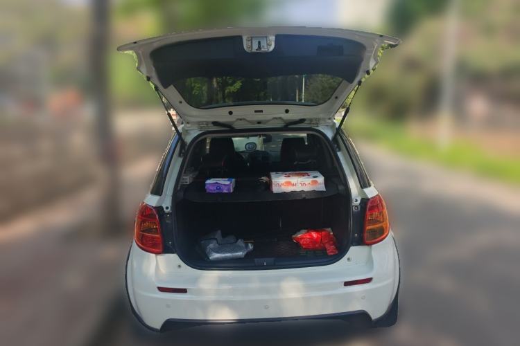 Used Suzuki SX4 2016 1.6L Automatic Classic Edition Trunk