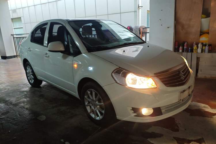 Used Suzuki SX4 S-Cross 2012 1.6L Manual - Practical Upgraded Version Front Right 45 Deg