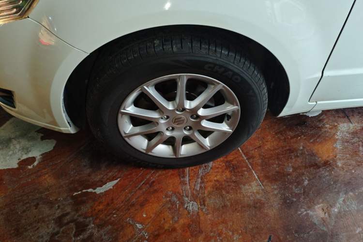 Used Suzuki SX4 S-Cross 2012 1.6L Manual - Practical Upgraded Version Left Front Wheel Hub