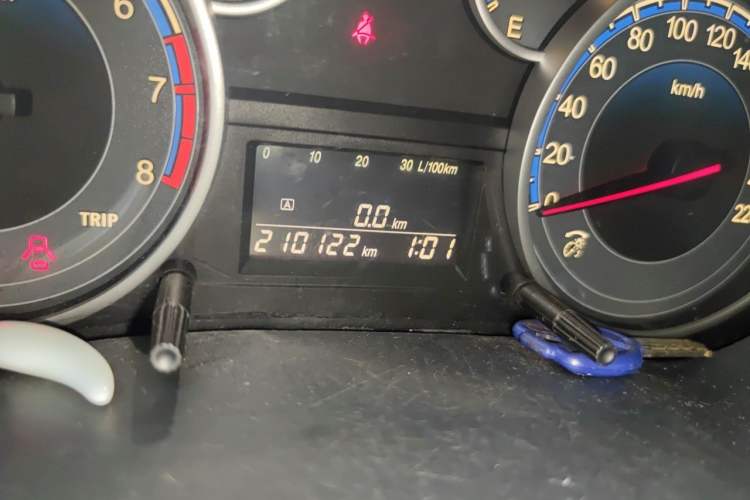Used Suzuki SX4 S-Cross 2011 1.6L Manual Comfort Version Odometer Close Up