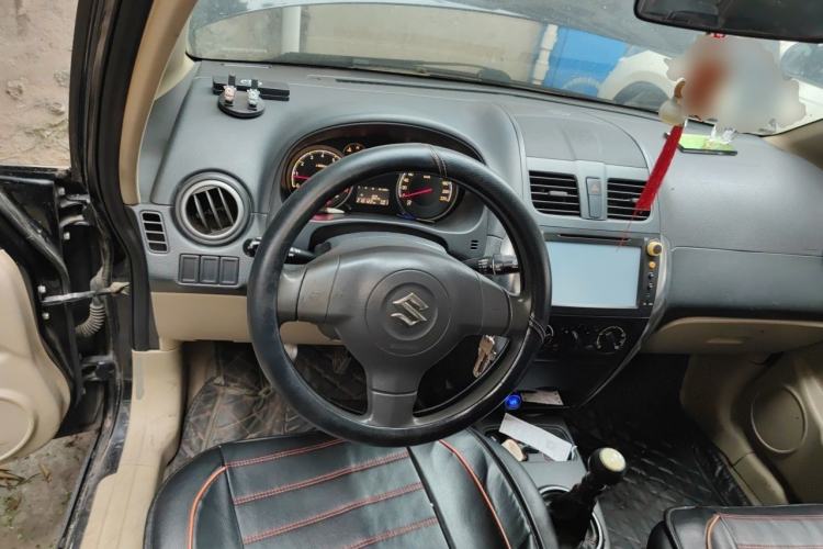 Used Suzuki SX4 S-Cross 2011 1.6L Manual Comfort Version Steering Wheel