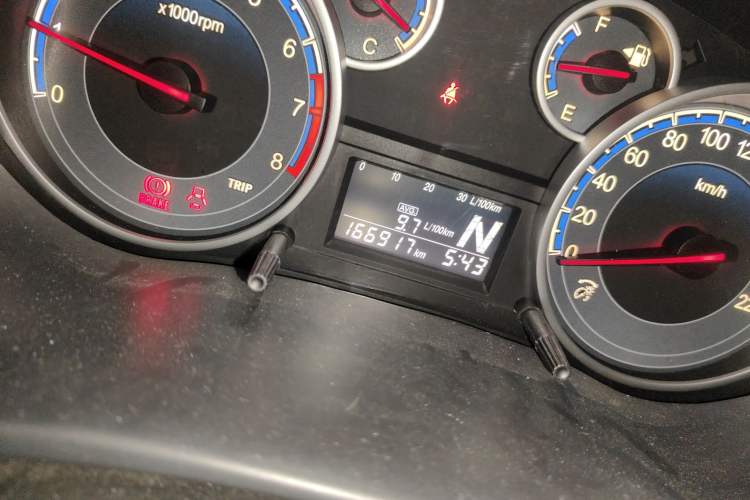 Used Suzuki SX4 S-Cross 2011 1.6L Automatic Comfort Edition Odometer Close Up