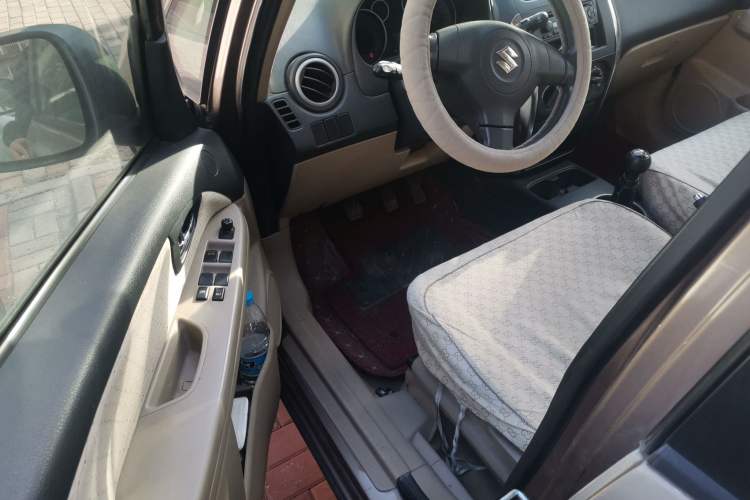 Used Suzuki SX4 S-Cross 2011 1.6L Manual Comfort Version Driver Seat