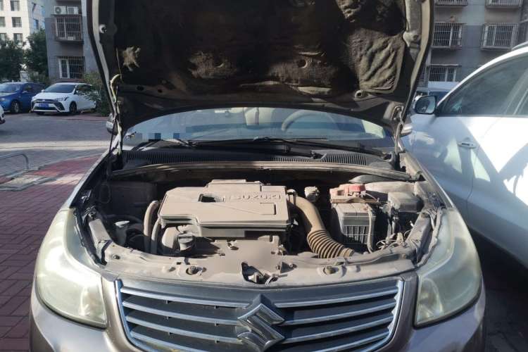 Used Suzuki SX4 S-Cross 2011 1.6L Manual Comfort Version Engine Bay