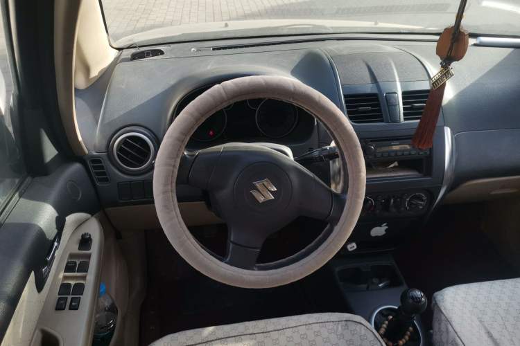 Used Suzuki SX4 S-Cross 2011 1.6L Manual Comfort Version Steering Wheel