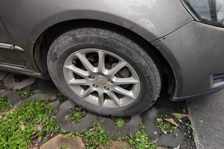 Used Suzuki SX4 S-Cross 2011 1.8L Automatic Luxury Model Right Front Wheel Hub