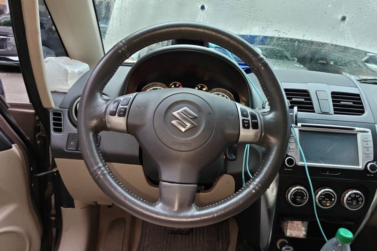 Used Suzuki SX4 S-Cross 2011 1.8L Automatic Luxury Model Steering Wheel