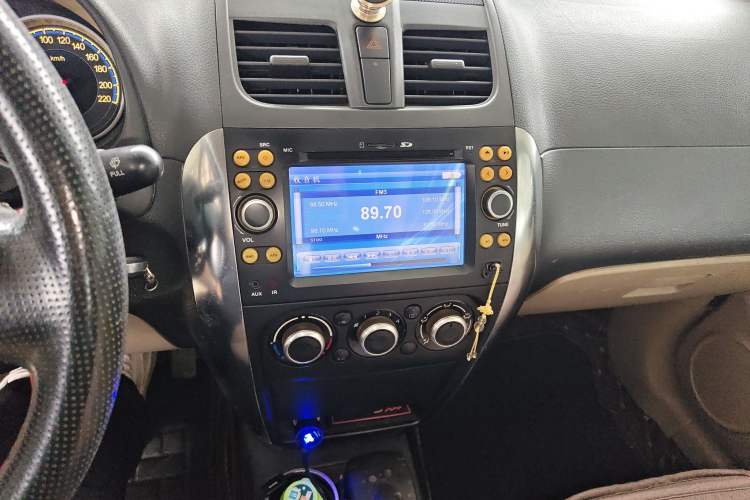 Used Suzuki SX4 S-Cross 2011 1.6L Manual Comfort Version Audio And AC Panel