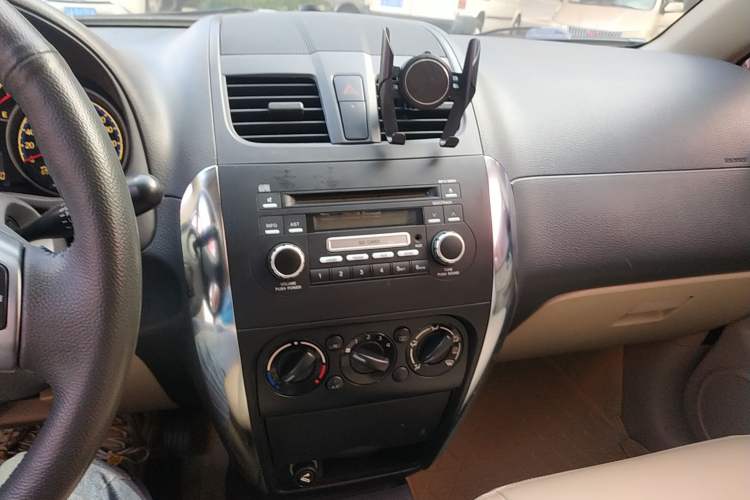 Used Suzuki SX4 S-Cross 2011 1.6L Manual Luxury Model Audio And AC Panel