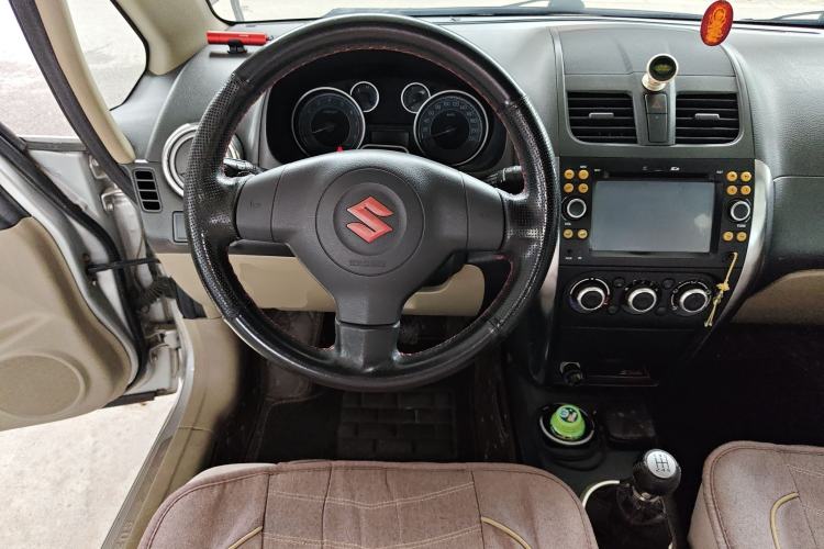 Used Suzuki SX4 S-Cross 2011 1.6L Manual Comfort Version Steering Wheel