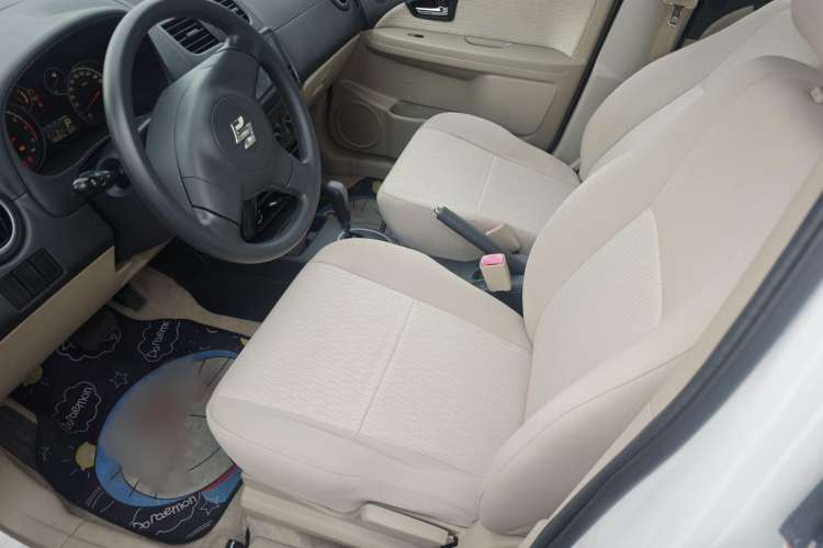 Used Suzuki SX4 S-Cross 2011 1.6L Automatic Comfort Edition Interior 2